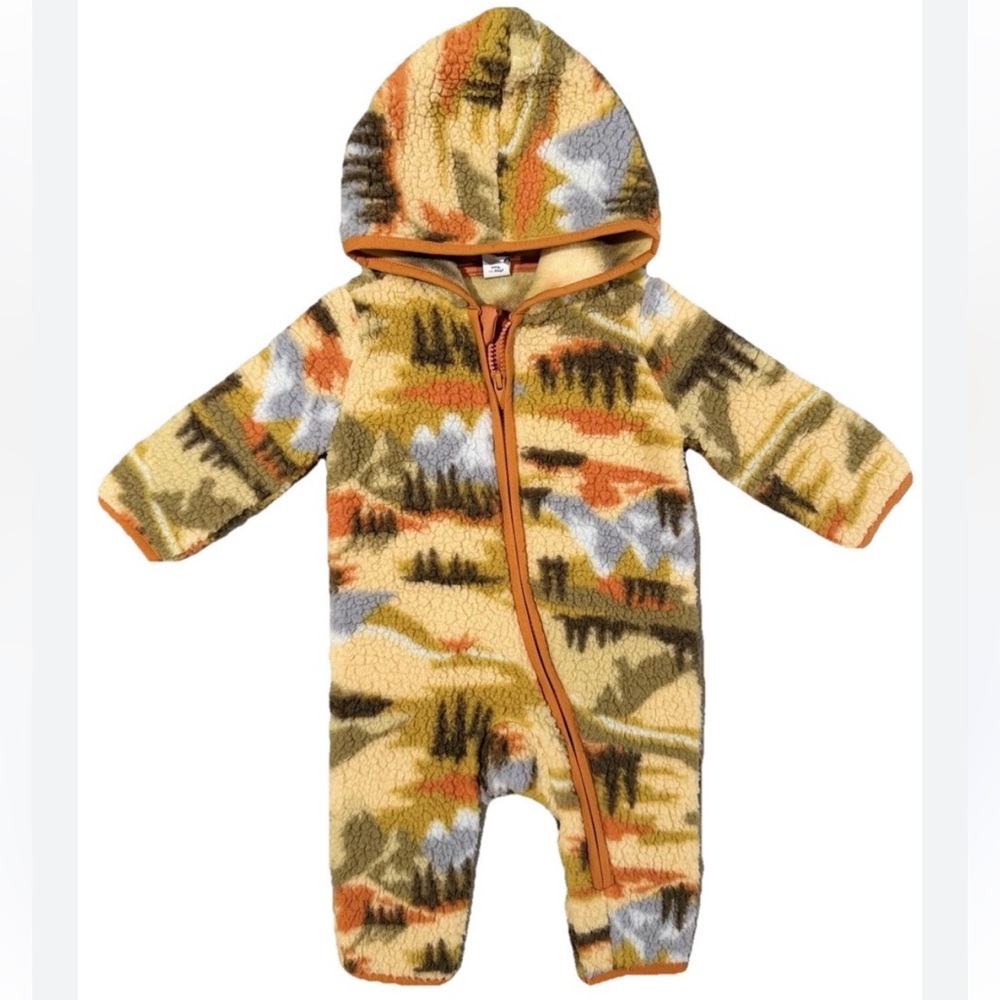 NWT Unisex Printed Sherpa Hooded One-Piece 12-18 months